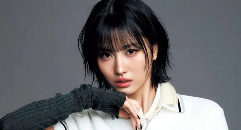 TWICE’s Momo reportedly pays all travel and hotel costs for her parents as they follow the group’s world tour across 22 countries and more than 64 cities