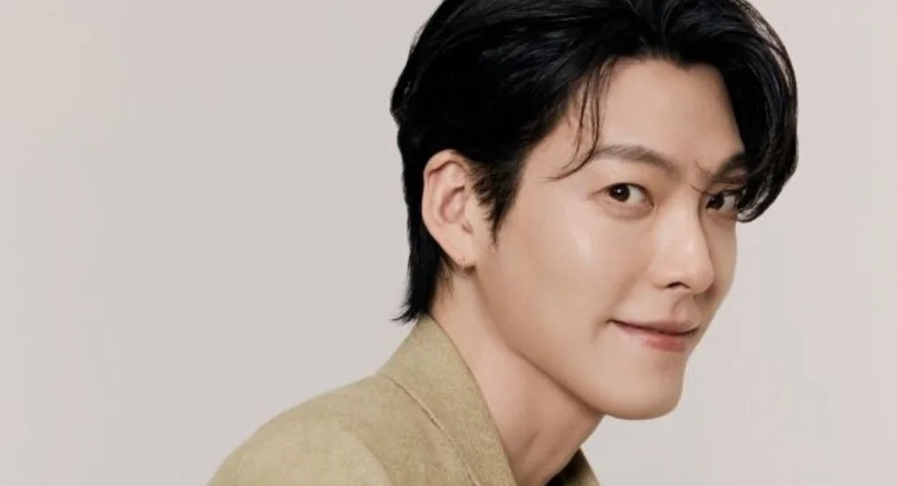 Kim Woo Bin transforms into a high school baseball coach with a special talent in new sports drama Gift