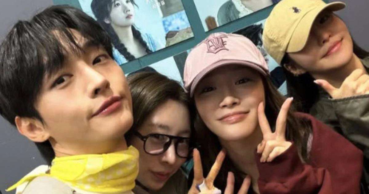 Chungha and former BBGIRLS' Yujeong face criticism over alleged theater etiquette incident