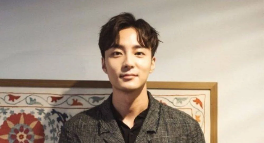 Roy Kim sells out his first KSPO Dome concerts and adds a third show