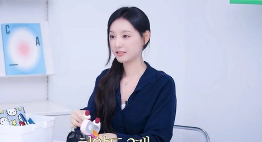 Kim Ji Won reveals why she always carries two toothbrushes and two toothpastes wherever she goes