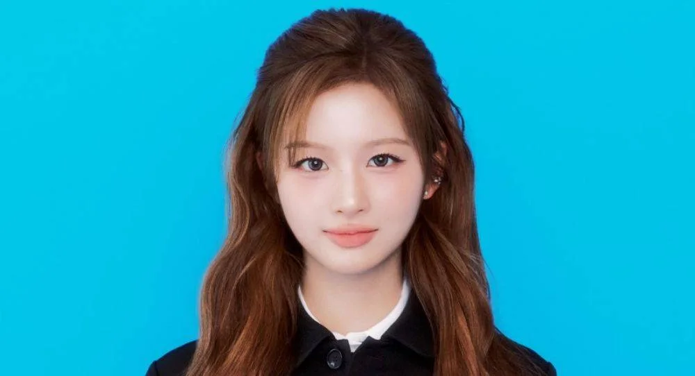 NMIXX's Sullyoon hilariously tells fan to take a shower after they say perfume is enough