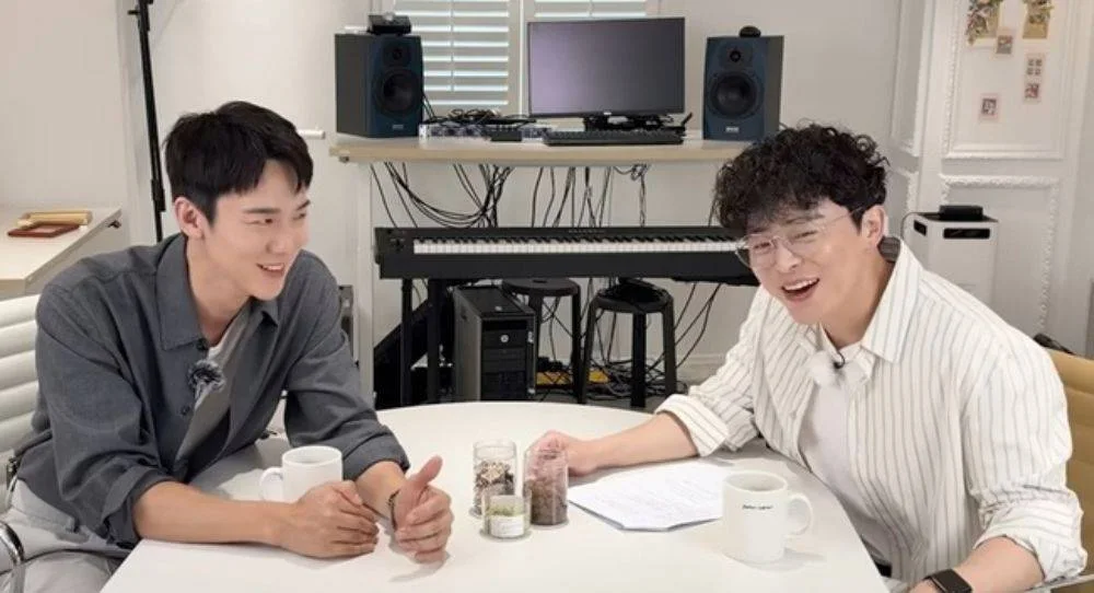 Yoo Yeon Seok exposes Jo Jung Suk's funny filming mistake on 'Hospital Playlist' and tells him to focus on acting