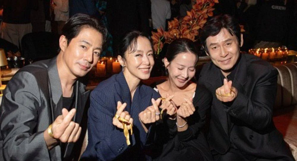 Jo In Sung and Jeon Do Yeon win top acting honors as 'HOPE' takes three awards at the 46th Korean Film Critics Awards