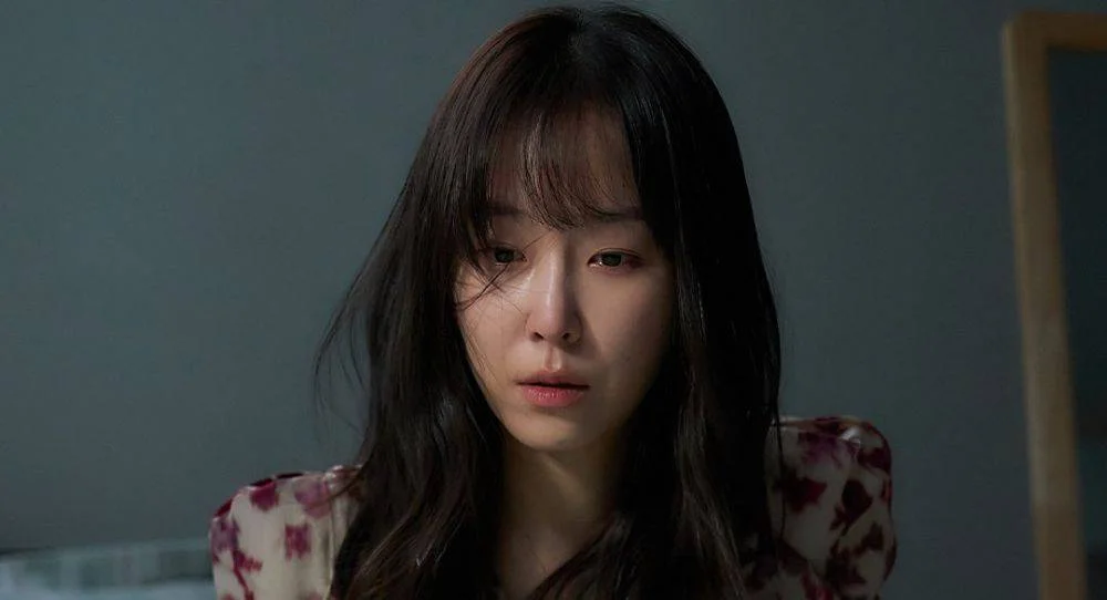 Seo Hyun Jin explains why she doesn't want viewers to focus only on the heavy subject in new drama 'The Perfect Lie'