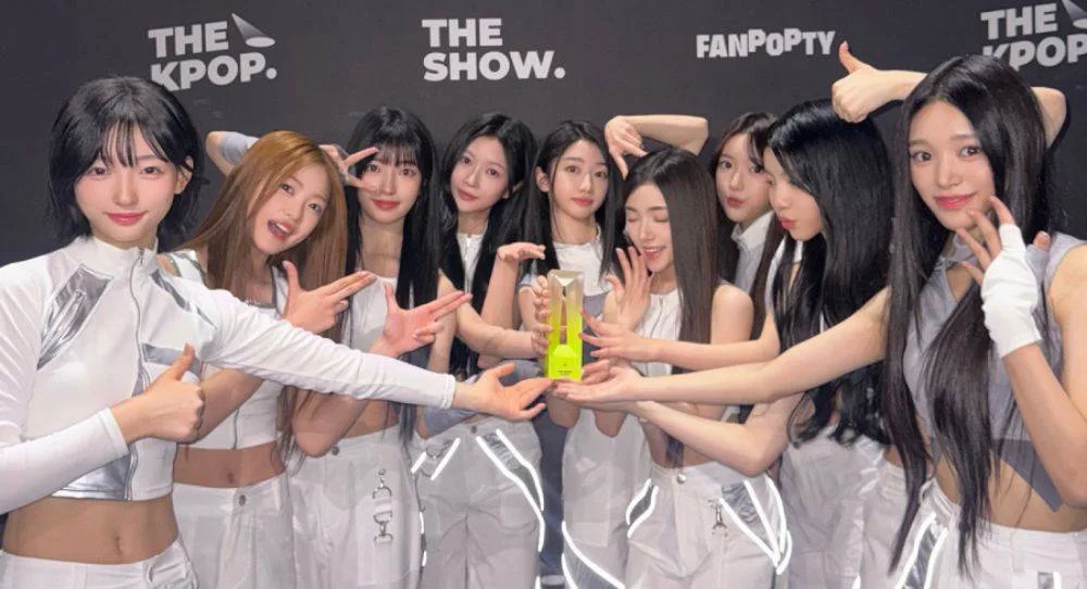 Lee Soo Man's new girl group A2O LITE wins first music show trophy just 7 days after debut despite member controversy